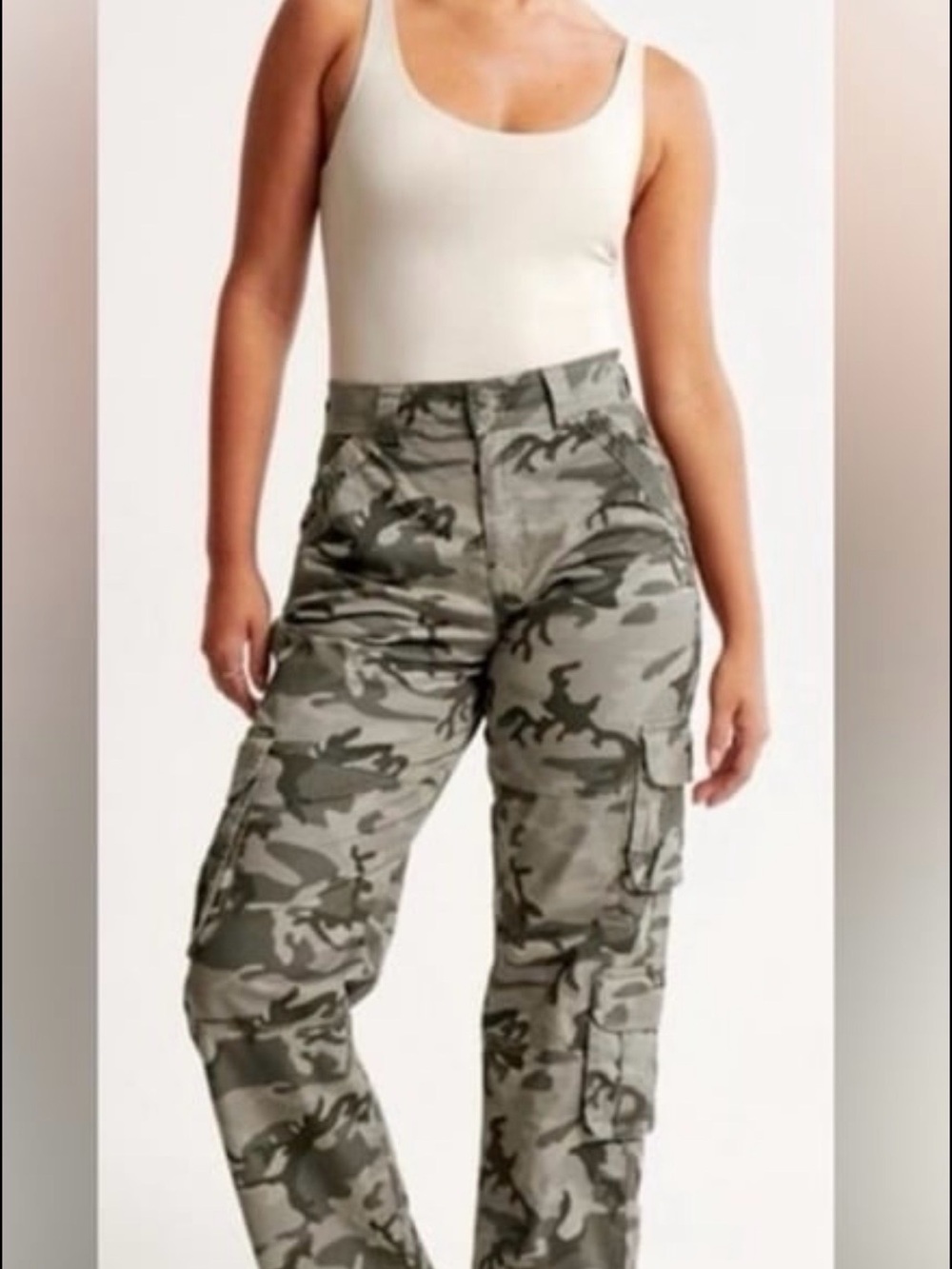 Abercrombie & Fitch Olive love Camo Pants (SHORT)